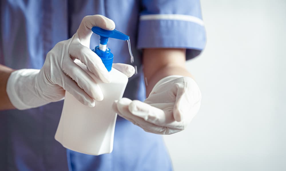 Detergente enzimático para esterilização: Veja os benefícios da utilização